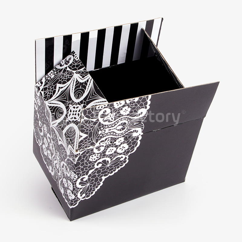 Black & White Printed Slotted Box
